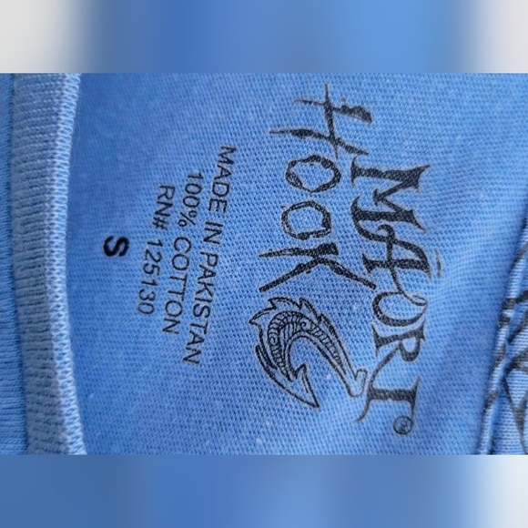 Maori Hook Tee - Picture 3 of 3